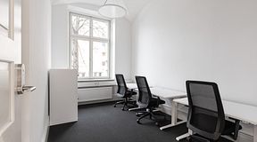 room-https://storage.googleapis.com/yta-storage/file_uploads/image/serviced_office_room/2020-11-16/Torsgatan%2026%20-%20Kontor%2005.jpg-0
