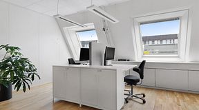 room-https://storage.googleapis.com/yta-storage/file_uploads/image/serviced_office_room/2023-11-07/LC7A4670.jpg-1