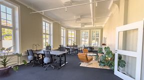 room-https://storage.googleapis.com/yta-storage/file_uploads/image/serviced_office_room/2024-08-27/IMG_0507%201-1.jpeg-0