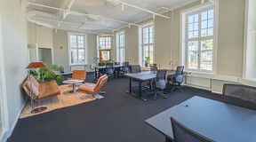 room-https://storage.googleapis.com/yta-storage/file_uploads/image/serviced_office_room/2024-08-27/IMG_0511-HDR-2.jpeg-1