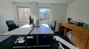 room-https://storage.googleapis.com/yta-storage/file_uploads/image/serviced_office_room/2024-09-23/Rum%2011.jpg-0