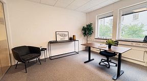 room-https://storage.googleapis.com/yta-storage/file_uploads/image/serviced_office_room/2025-06-12/Foto%202025-05-22%2012%2031%2045%20red.jpeg-0