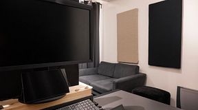 room-https://storage.googleapis.com/yta-storage/file_uploads/image/serviced_office_room/2025-08-26/DSC_1424%20red.jpeg-2