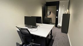 room-https://storage.googleapis.com/yta-storage/file_uploads/image/serviced_office_room/2025-12-10/K64-352-1.png-1