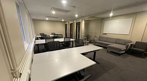 room-https://storage.googleapis.com/yta-storage/file_uploads/image/serviced_office_room/2025-12-10/K64-364-3.png-2