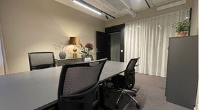 room-https://storage.googleapis.com/yta-storage/file_uploads/image/serviced_office_room/2025-12-10/K64-771%20-%201.png-1