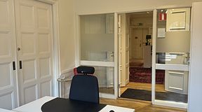 room-https://storage.googleapis.com/yta-storage/file_uploads/image/serviced_office_room/2026-02-26/image%20%281%29.png-1