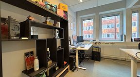 room-https://storage.googleapis.com/yta-storage/file_uploads/image/serviced_office_room/2026-03-11/Rum%20218%20Va%CC%88nster%20va%CC%88gg.png-2