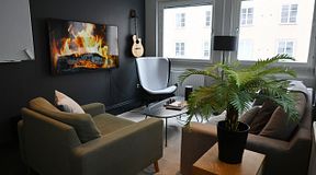 room-https://storage.googleapis.com/yta-storage/file_uploads/image/serviced_office_room/2026-03-23/DSC_0629%20red.jpeg-0