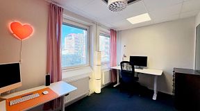 room-https://storage.googleapis.com/yta-storage/file_uploads/image/serviced_office_room/2026-04-21/unnamed%20%285%29.jpg-1