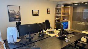 room-https://storage.googleapis.com/yta-storage/file_uploads/image/serviced_office_room/2026-04-28/IMG_8737%202.jpeg-0