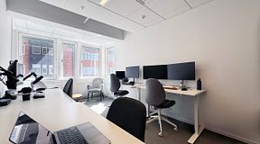 room-https://storage.googleapis.com/yta-storage/file_uploads/image/serviced_office_room/2026-05-20/Foto%202026-05-18%2014%2018%2050%20red.jpeg-2